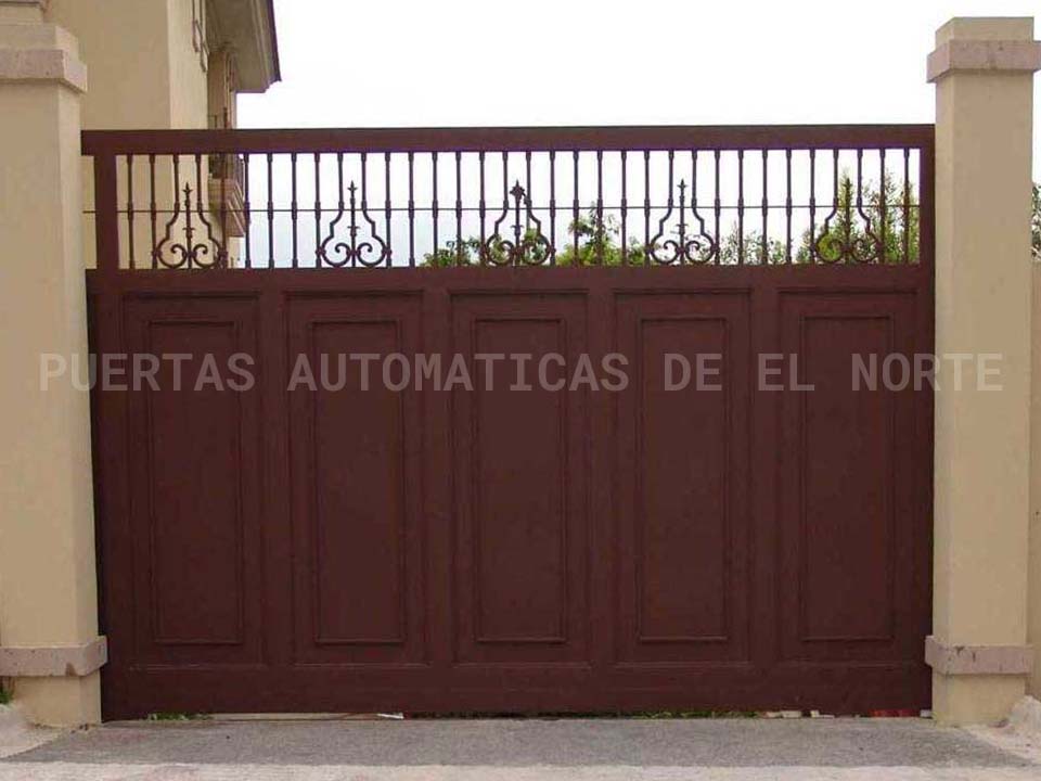 Puerta Cerrada en Fierro 016